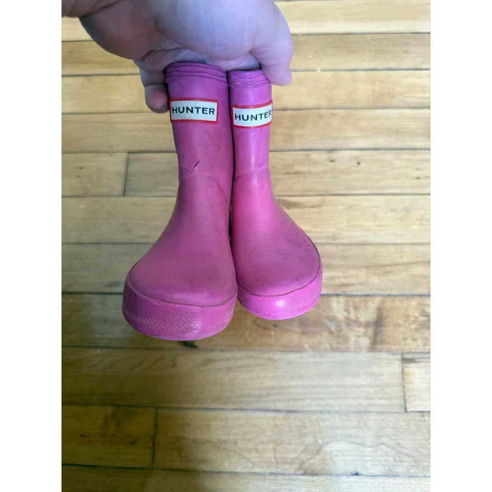 Hunter pink rain boots youth